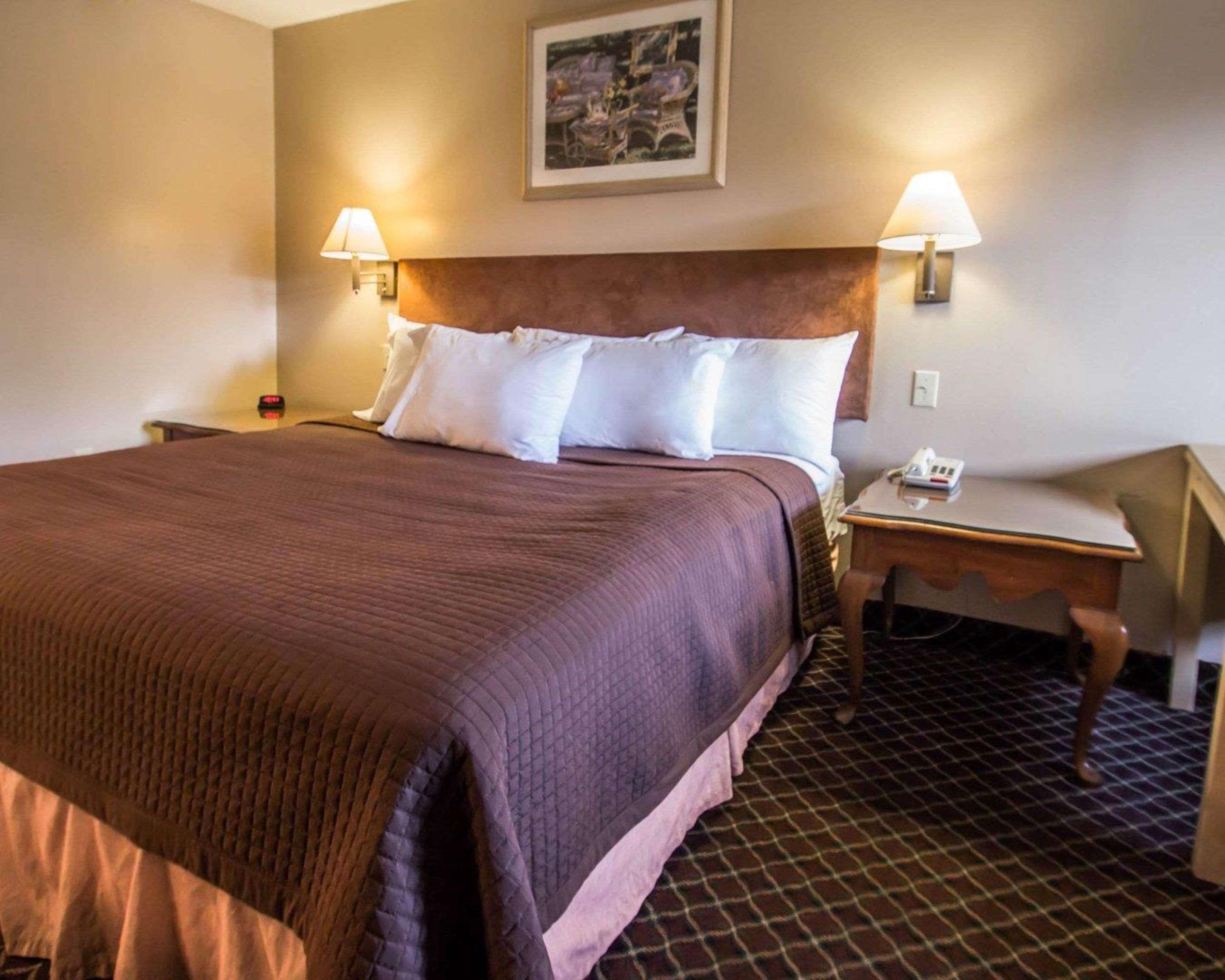 Rodeway Inn Forest City Exterior foto