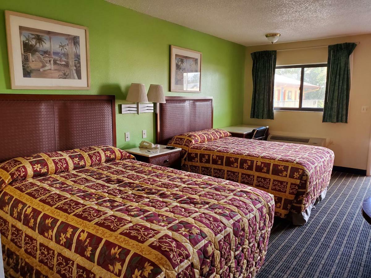 Rodeway Inn Forest City Exterior foto