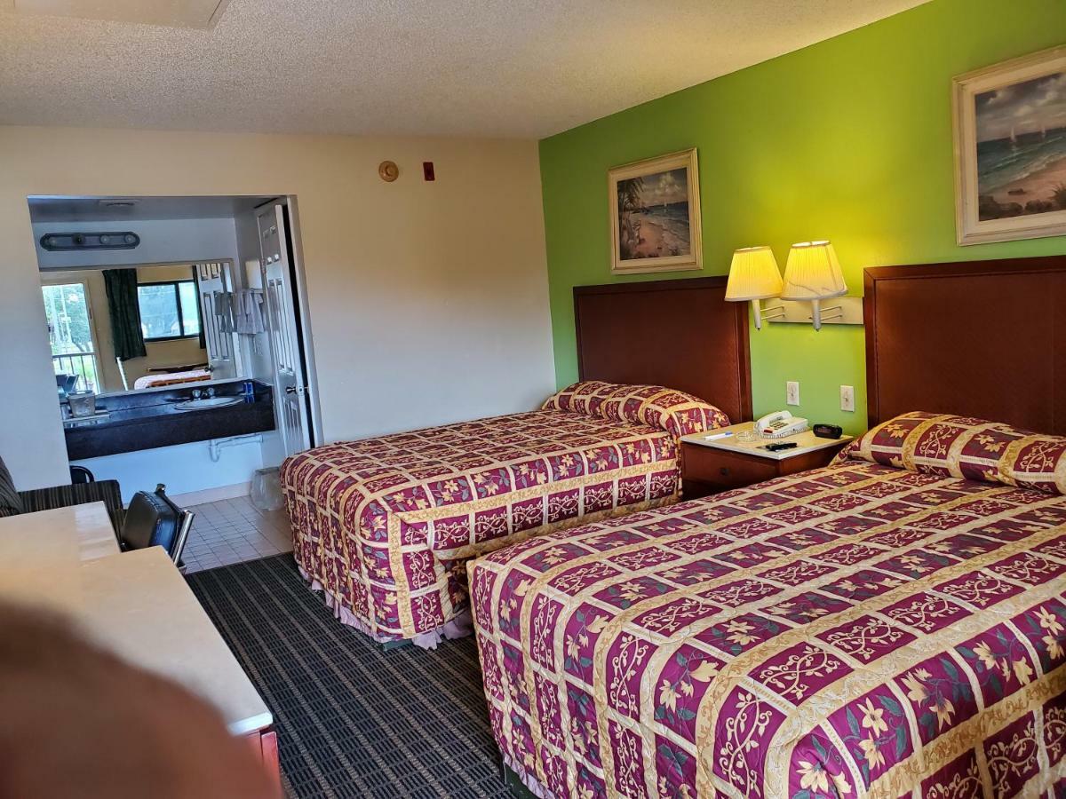 Rodeway Inn Forest City Exterior foto